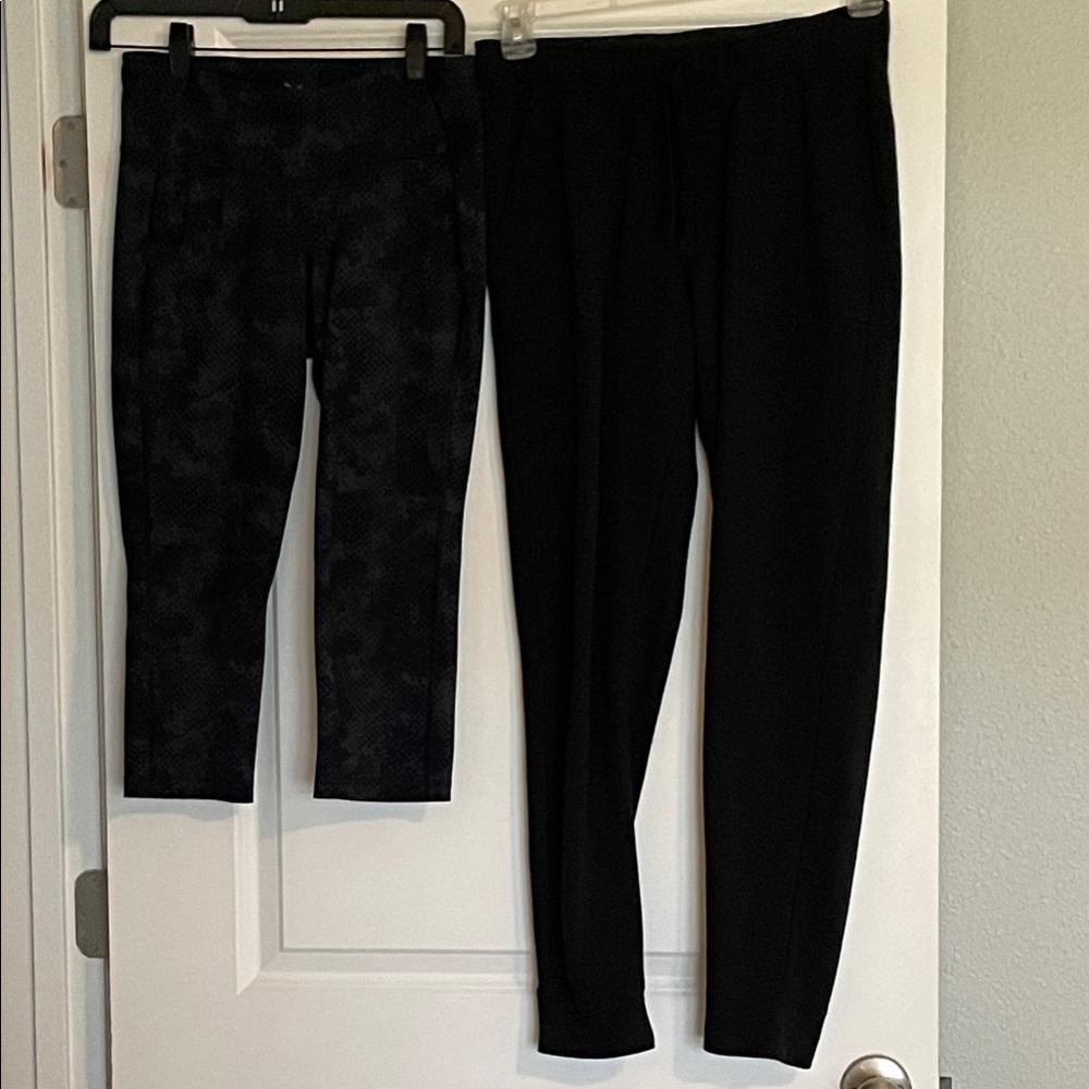 Old Navy Active Black/Gray Patterned leggings & Black sweatpants 2 Size Medium